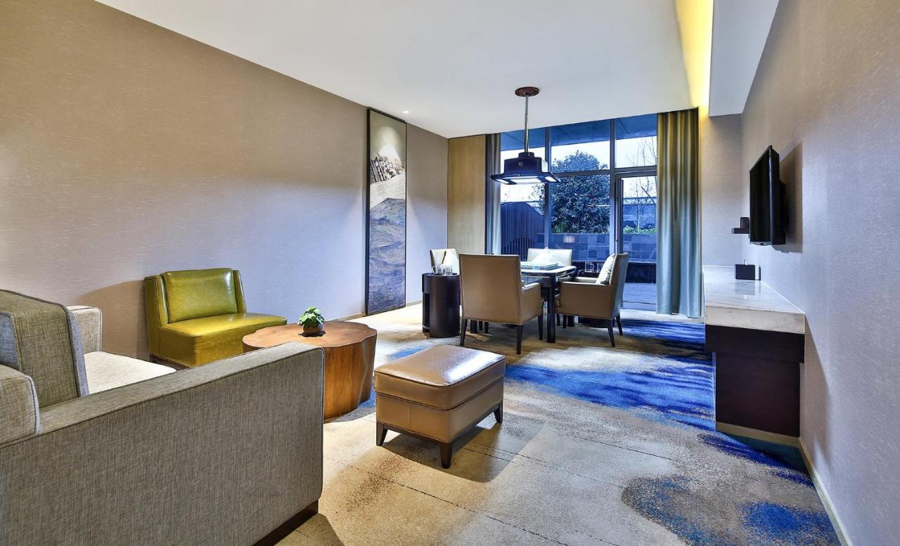 Crowne Plaza Chengdu Wenjiang By Ihg Hotel Exterior photo