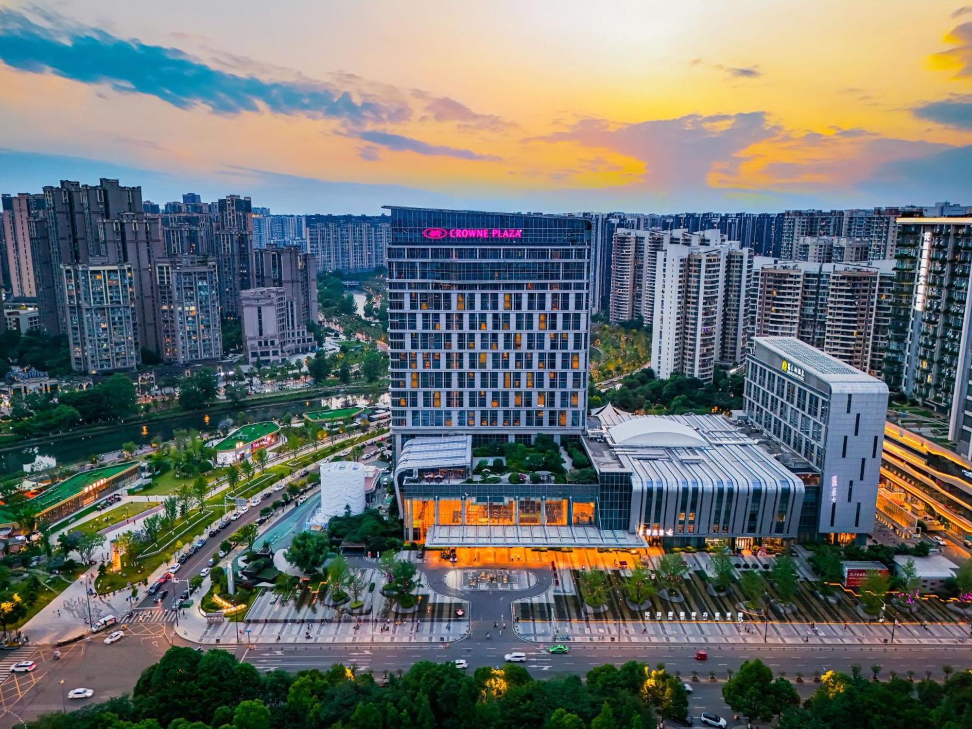 Crowne Plaza Chengdu Wenjiang By Ihg Hotel Exterior photo