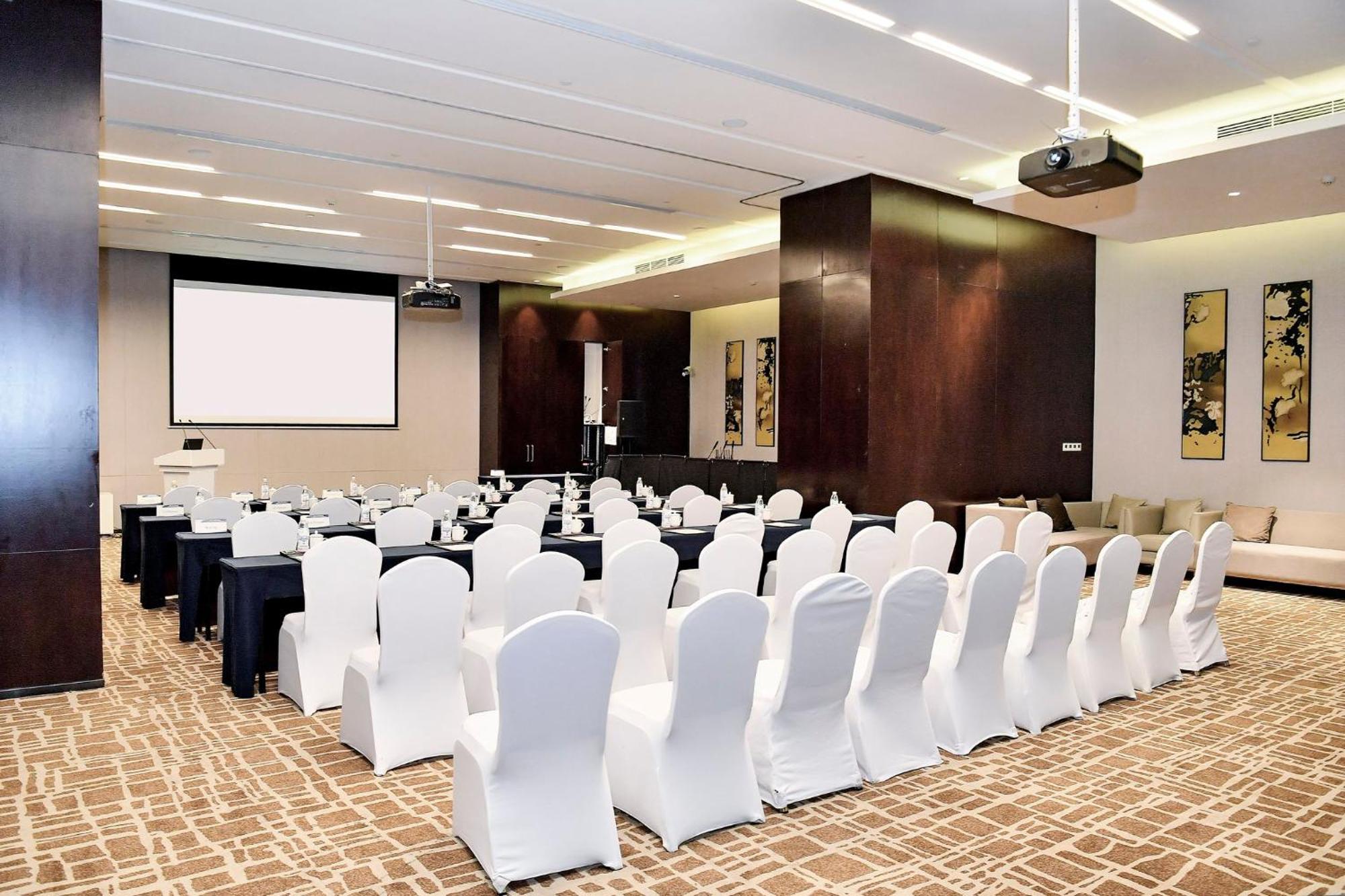 Crowne Plaza Chengdu Wenjiang By Ihg Hotel Exterior photo